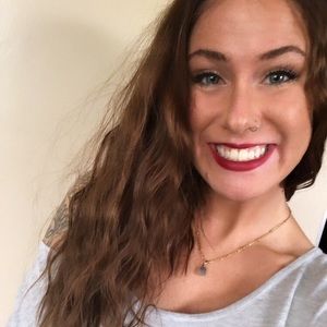 Meet your Posher, Chloe